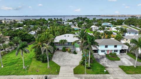 1107 S Ocean Drive, Fort Pierce FL - photo 6 of 59