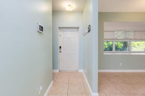 2551 Creekside Drive, Fort Pierce FL - photo 7 of 30