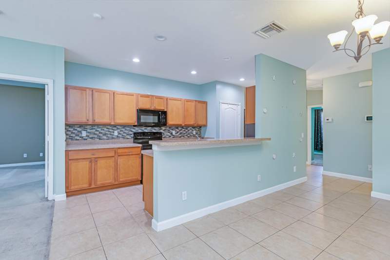4 bedroom Townhouse at 2551 Creekside Drive, River Oaks, Fort Pierce — photo 5