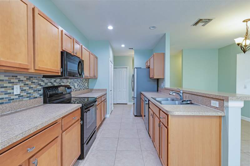 4 bedroom Townhouse at 2551 Creekside Drive, River Oaks, Fort Pierce — photo 4