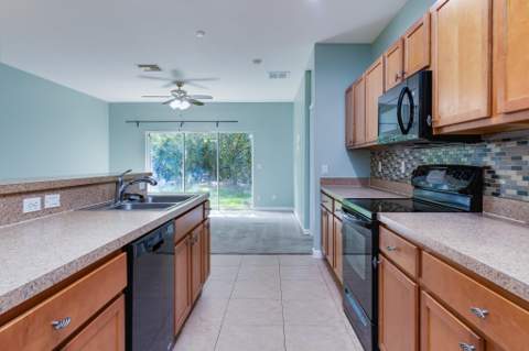 2551 Creekside Drive, Fort Pierce FL - photo 13 of 30