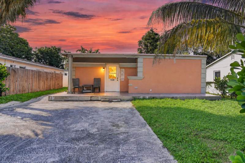 3 bedroom Single Family Residence at 1336 Longwood Street, Mercer Park, West Palm Beach — photo 2