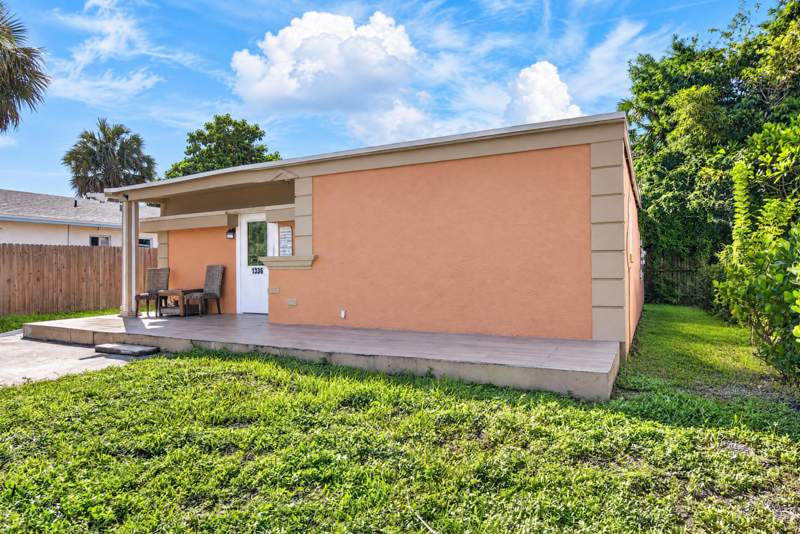 3 bedroom Single Family Residence at 1336 Longwood Street, Mercer Park, West Palm Beach — photo 4