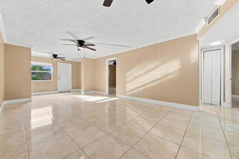 8285 Sunrise Lakes Boulevard #102, Sunrise FL - photo 6 of 31