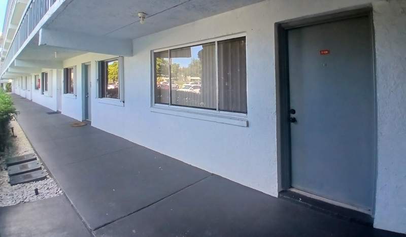1 bedroom Condominium at 2100 Springdale #108, Village Green 4 Condo, Palm Springs — photo 2