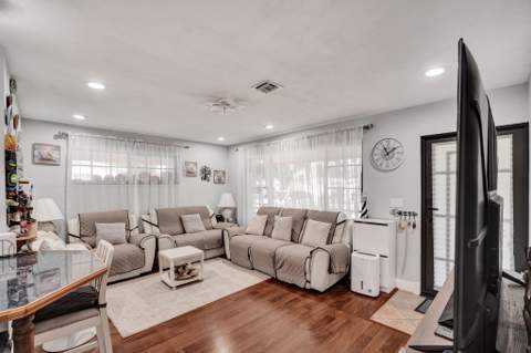 2610 NW 74th Avenue, Hollywood FL - photo 8 of 40