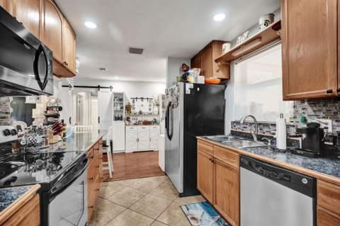 2610 NW 74th Avenue, Hollywood FL - photo 13 of 40