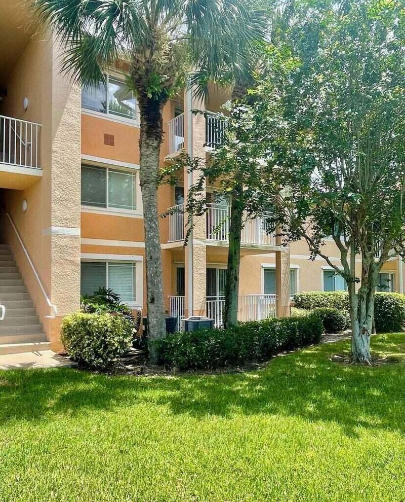 2 bedroom Condominium at 221 SW Palm Drive #104, The Club At St Lucie West, A Condominium, Port St. Lucie — photo 3