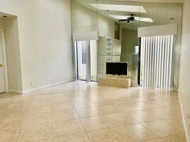 3 bedroom Single Family Residence at 7045 Golf Pointe Circle #7045, Woodmont Tract 71, Tamarac — photo 3