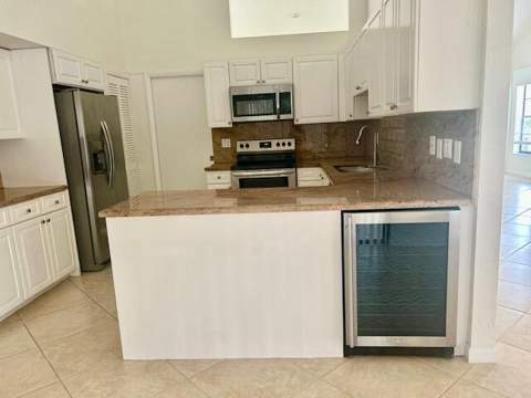 7045 Golf Pointe Circle #7045, Tamarac FL - photo 7 of 33