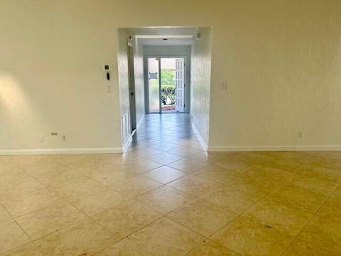 7045 Golf Pointe Circle #7045, Tamarac FL - photo 13 of 33