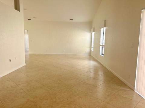 7045 Golf Pointe Circle #7045, Tamarac FL - photo 12 of 33