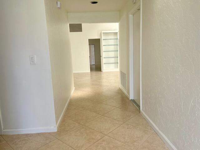 3 bedroom Single Family Residence at 7045 Golf Pointe Circle #7045, Woodmont Tract 71, Tamarac — photo 2