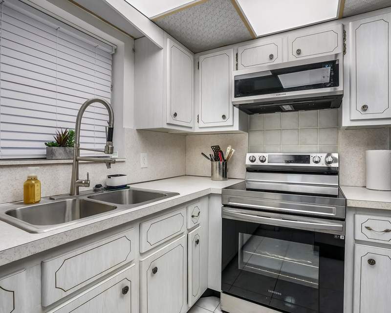 2 bedroom Condominium at 5300 Washington Street #B129, Beverly Hills Condo, Hollywood — photo 3