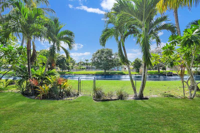 4 bedroom Single Family Residence at 7470 NW 10th Court, Mirror Lake Estates Sec Five, Plantation — photo 4