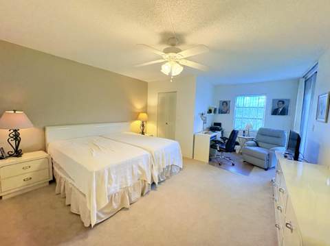 6935 Huntington Lane #404, Delray Beach FL - photo 9 of 19