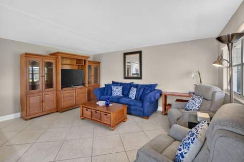 264 Saxony F #264, Delray Beach FL - photo 11 of 102