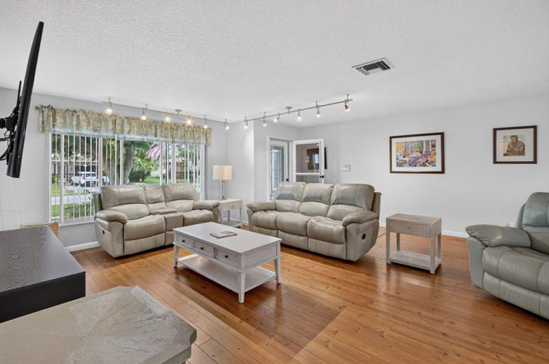 2 bedroom Single Family Residence at 14616 Shadow Wood Lane, Coco Wood Lakes, Delray Beach — photo 5