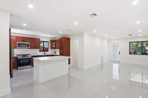 2638 Adams Street, Hollywood FL - photo 10 of 40
