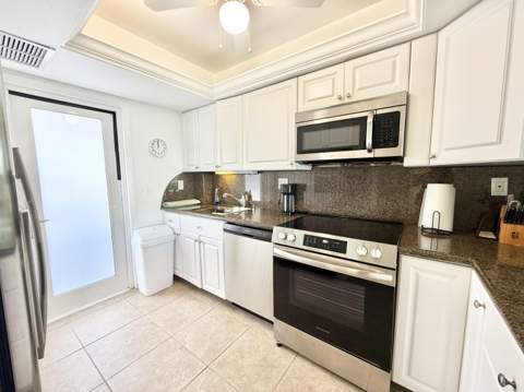 333 NE 21st Avenue #418, Deerfield Beach FL - photo 13 of 43
