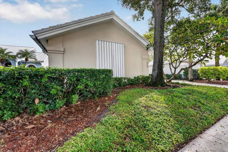 3 bedroom Single Family Residence at 1520 Wilderness Road, Bear Island, West Palm Beach — photo 3