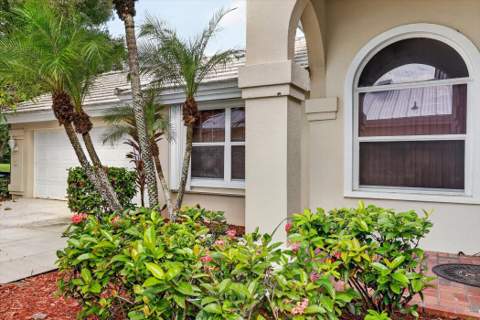 1520 Wilderness Road, West Palm Beach FL - photo 8 of 55