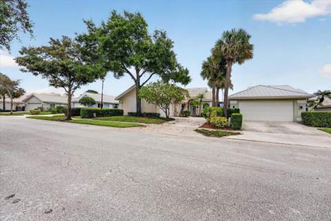 1520 Wilderness Road, West Palm Beach FL - photo 15 of 55