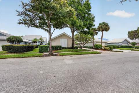 1520 Wilderness Road, West Palm Beach FL - photo 17 of 55