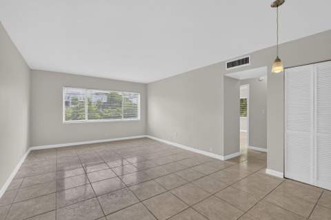 151 SE 6th Avenue #16, Pompano Beach FL - photo 7 of 12