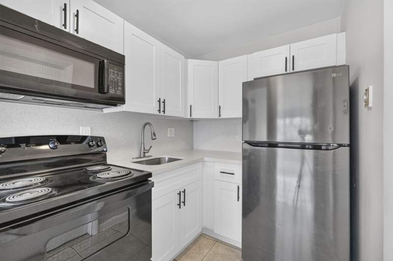2 bedroom Condominium at 151 SE 6th Avenue #16, Park Place At Pompano Condo, Pompano Beach — photo 2