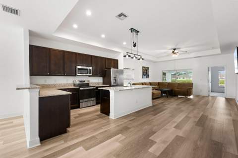 425 Seafoam Circle, Fort Pierce FL - photo 10 of 37