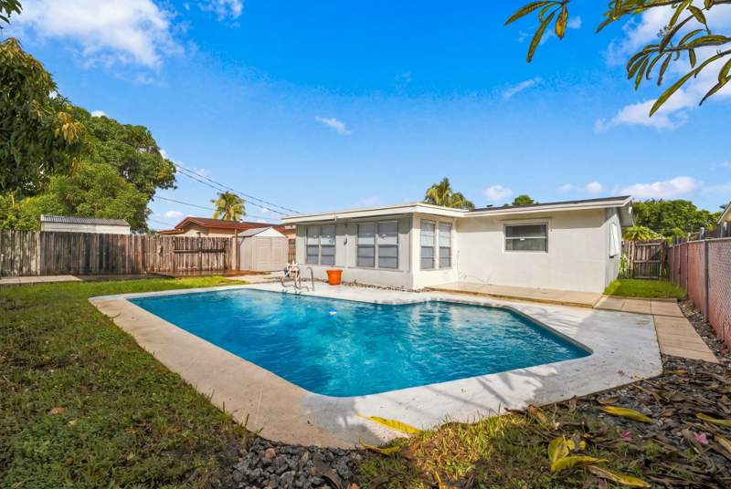 2 bedroom Single Family Residence at 6420 NW 29th Street, Sunrise Golf Village Second Add, Sunrise — photo 4