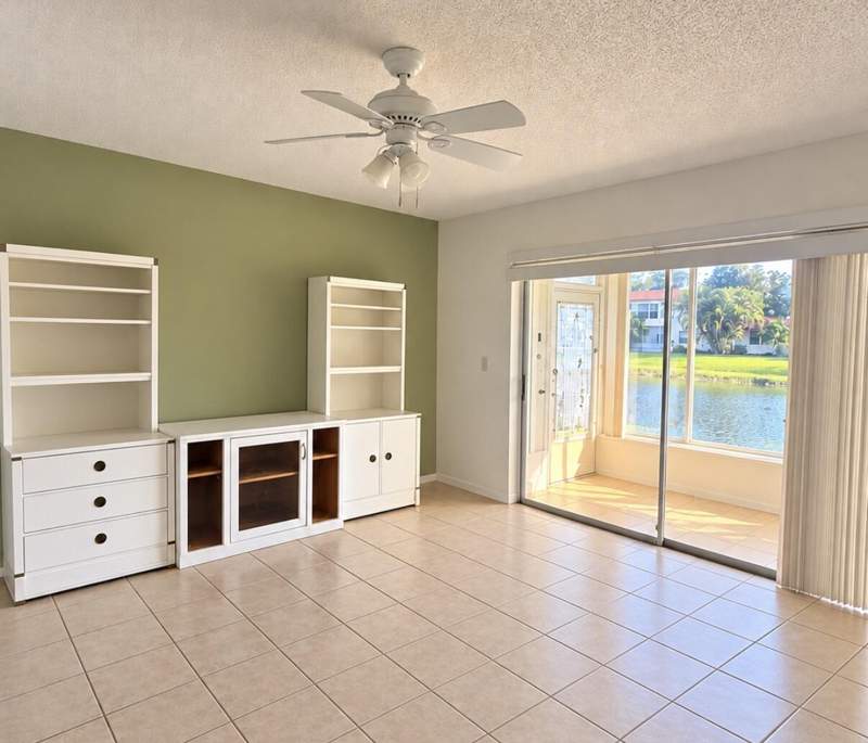2 bedroom Condominium at 220 Lake Dora Drive, Golden Lakes Village Condo 1 Thru 13-A, West Palm Beach — photo 3