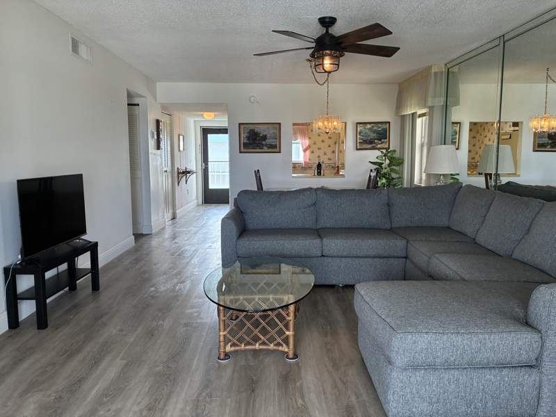 2 bedroom Condominium at 4629 Poinciana Street, Poinciana-By-The-Sea Condo, Lauderdale-By-The-Sea — photo 3