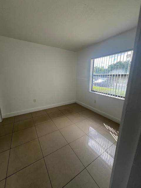 9165 NW 1st Street #102, Pembroke Pines FL - photo 13 of 21