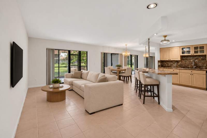2 bedroom Condominium at 5731 Coach House Circle #A, Coach Houses Of Town Place, Boca Raton — photo 4