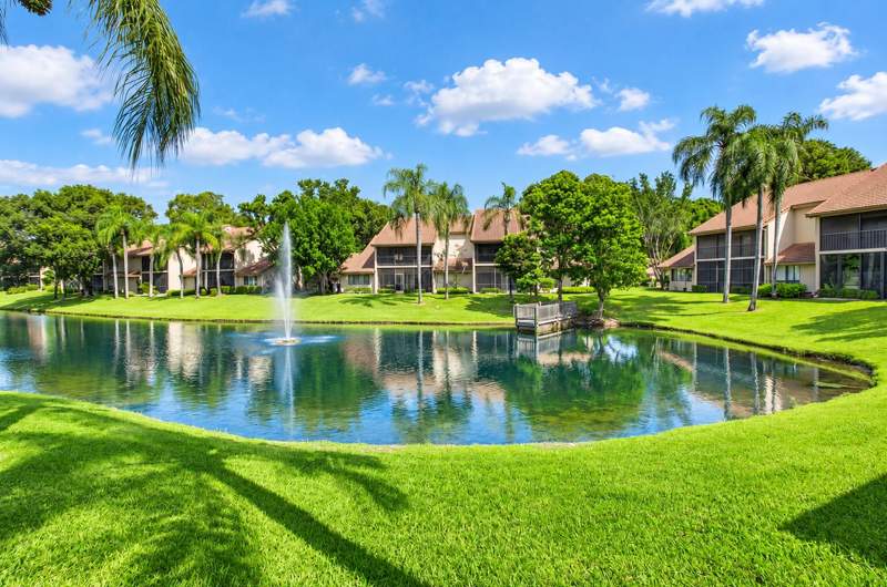 2 bedroom Condominium at 5731 Coach House Circle #A, Coach Houses Of Town Place, Boca Raton — photo 2