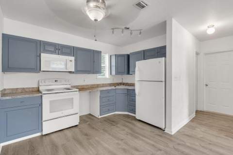 880 NW 33rd Terrace, Lauderhill FL - photo 7 of 23