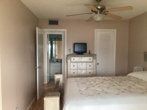 208 Chatham J #208, West Palm Beach FL - photo 11 of 27