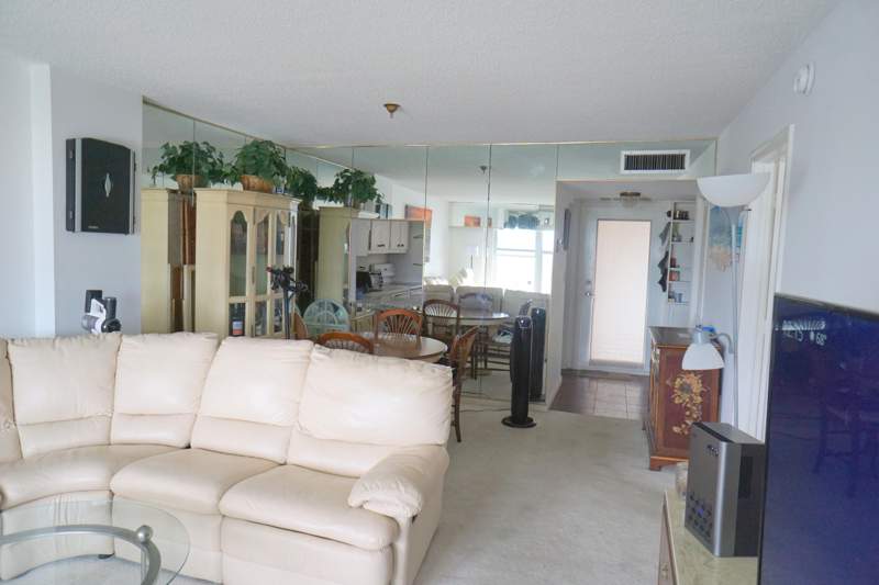 1 bedroom Single Family Residence at 303 N Riverside Drive #Ph4, Riverside Towers Inc Condo, Pompano Beach — photo 4