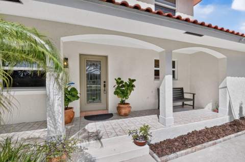 3045 Churchill Drive, Boynton Beach FL - photo 6 of 59