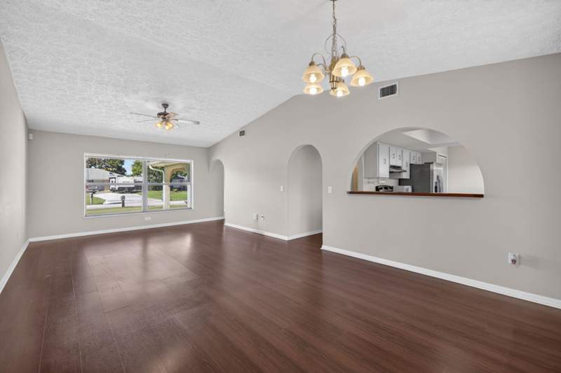 3 bedroom Single Family Residence at 1549 SE Cownie Street, Port St Lucie Section 10, Port St. Lucie — photo 5