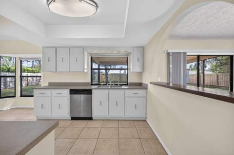 1549 SE Cownie Street, Port St. Lucie FL - photo 10 of 41