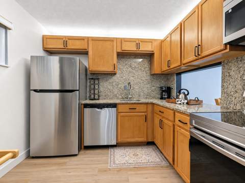 2586 Garden Drive, Lake Worth Beach FL - photo 8 of 37