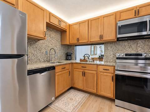 2586 Garden Drive, Lake Worth Beach FL - photo 9 of 37