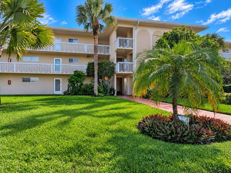 1 bedroom Condominium at 2586 Garden Drive, Lake Clarke Gardens, Lake Worth Beach — photo 4