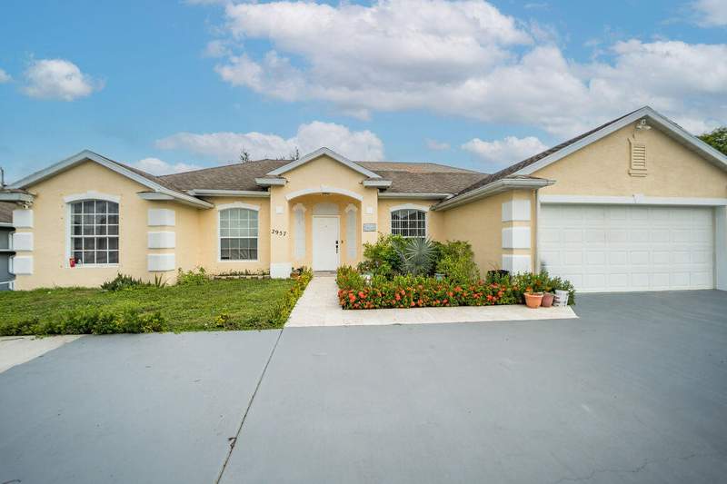 5 bedroom Single Family Residence at 2957 SW Fluvia Street, Port St Lucie Section 14, Port St. Lucie — photo 2