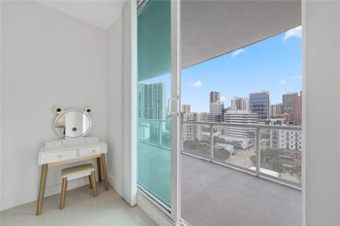 315 NE 3rd Avenue #1404, Fort Lauderdale FL - photo 13 of 25