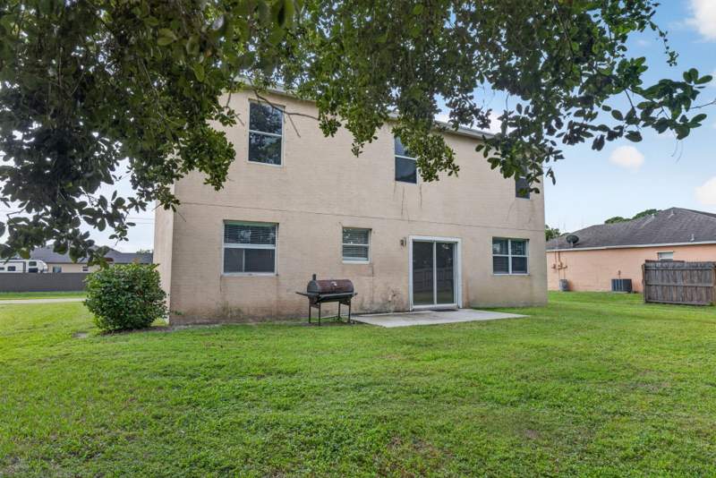 4 bedroom Single Family Residence at 1965 SW Bellevue Avenue, Port St Lucie Section 20, Port St. Lucie — photo 3