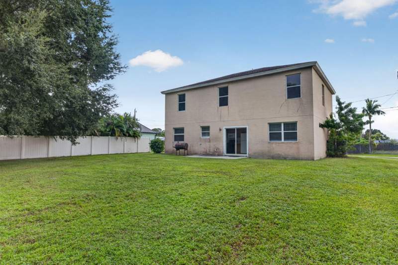 4 bedroom Single Family Residence at 1965 SW Bellevue Avenue, Port St Lucie Section 20, Port St. Lucie — photo 5